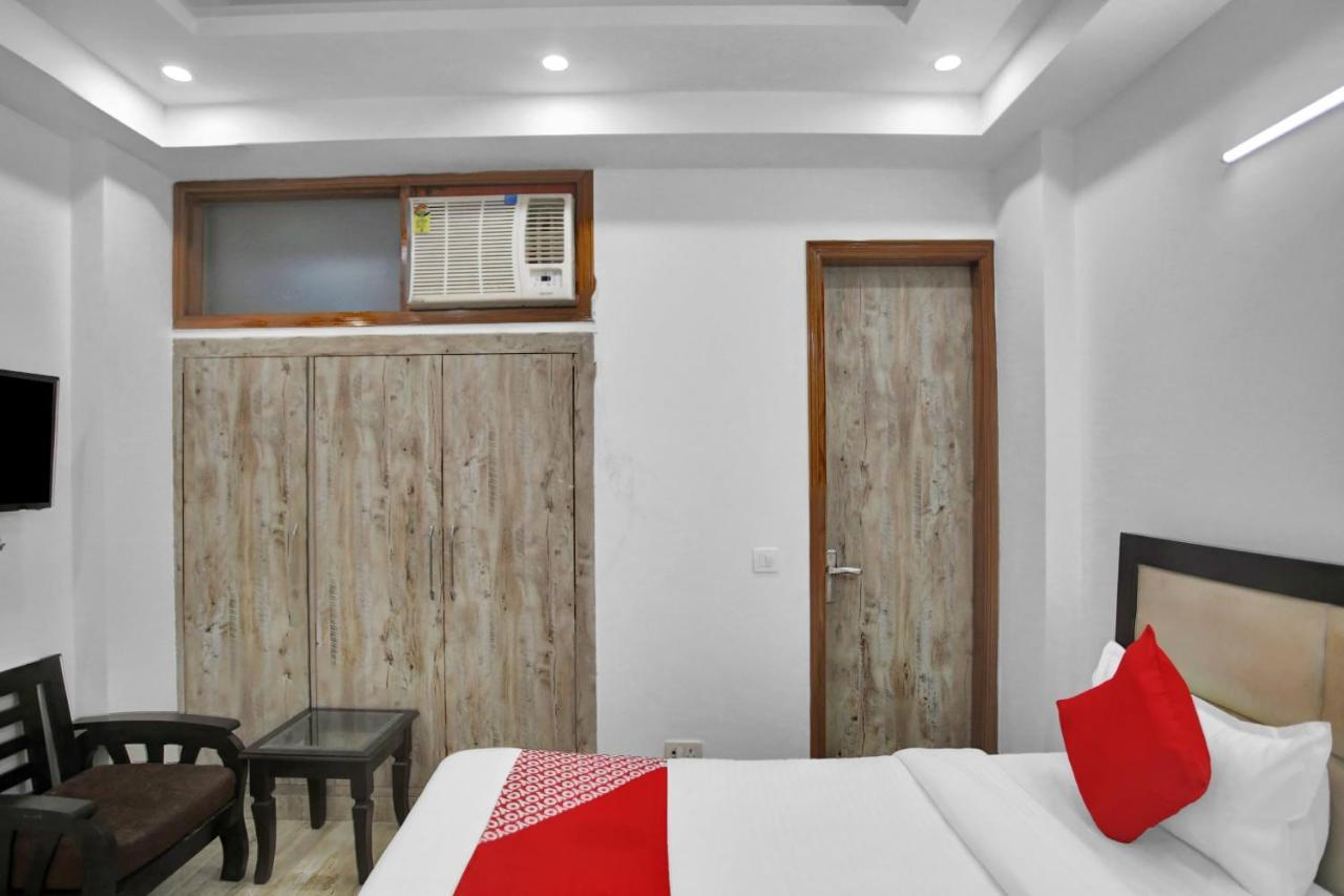 Oyo 82100 Golden Residency Noida Extérieur photo