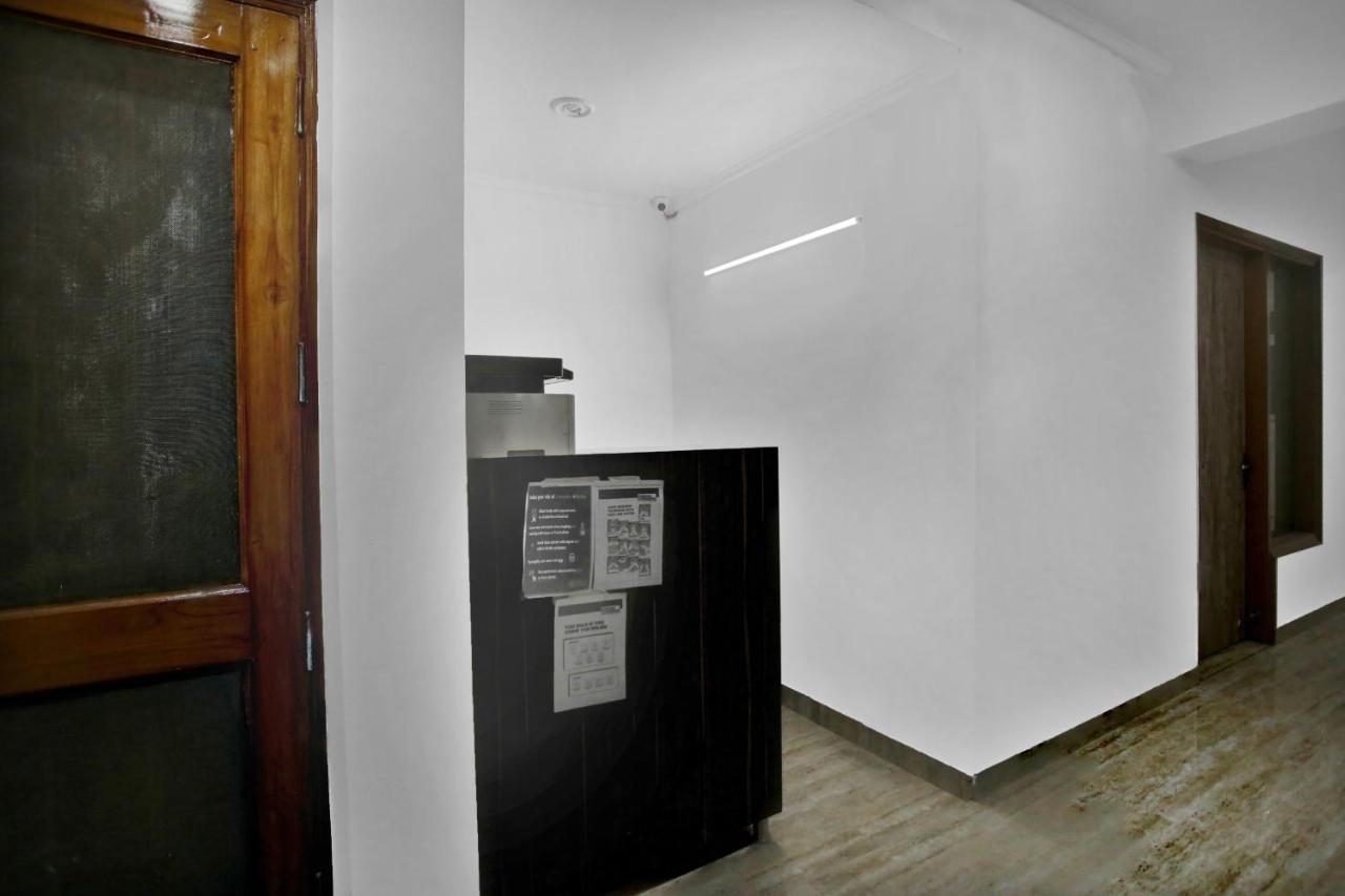 Oyo 82100 Golden Residency Noida Extérieur photo
