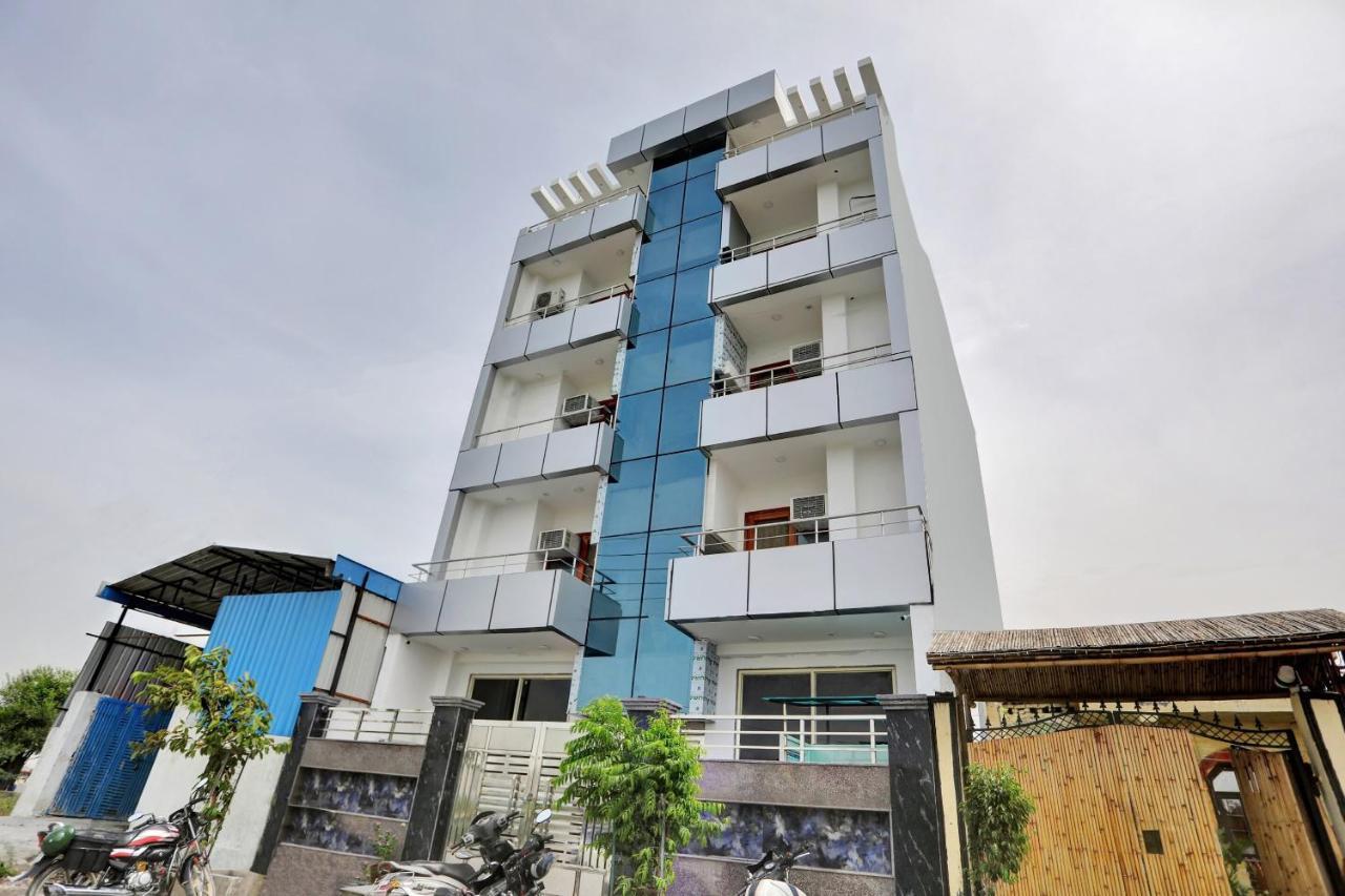 Oyo 82100 Golden Residency Noida Extérieur photo