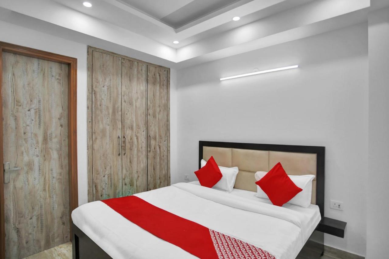 Oyo 82100 Golden Residency Noida Extérieur photo