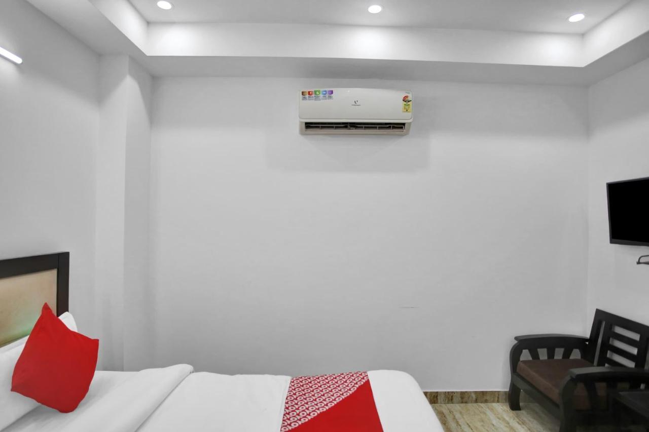Oyo 82100 Golden Residency Noida Extérieur photo