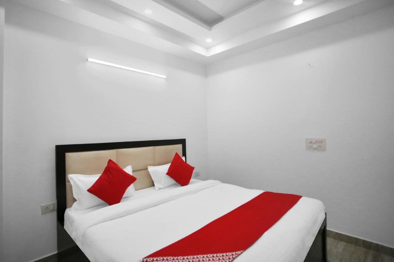 Oyo 82100 Golden Residency Noida Extérieur photo