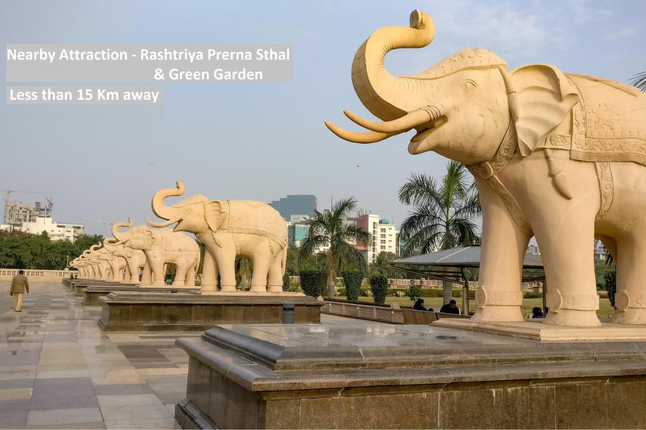 Oyo 82100 Golden Residency Noida Extérieur photo